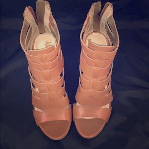 Sam Edelman YAZMINE cage-style block heel sandal.